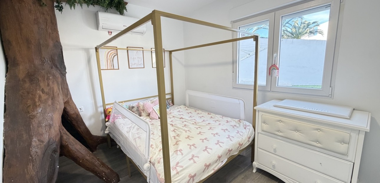Herverkoop - Detached Villa -
Orihuela Costa - Villamartin