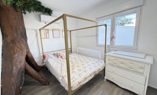 Herverkoop - Detached Villa -
Orihuela Costa - Villamartin