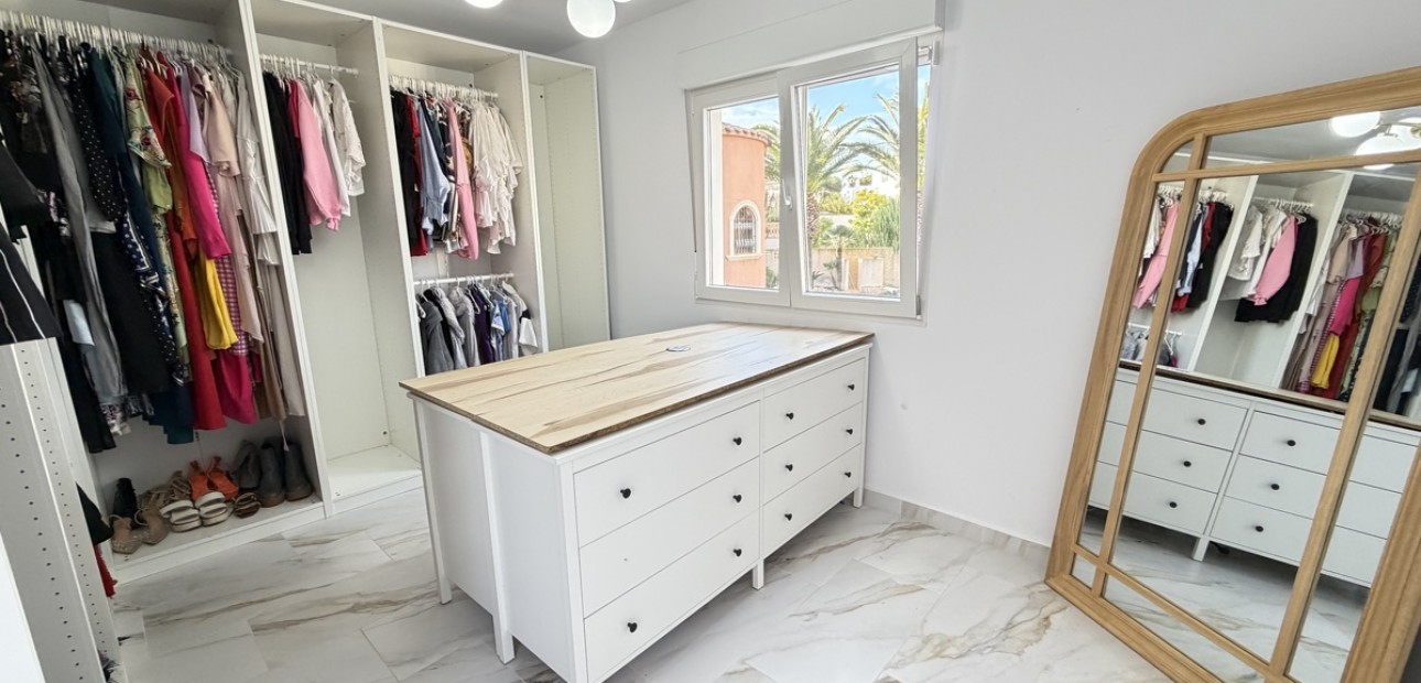 Herverkoop - Detached Villa -
Orihuela Costa - Villamartin