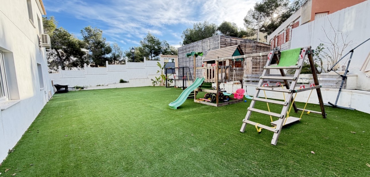 Herverkoop - Detached Villa -
Orihuela Costa - Villamartin