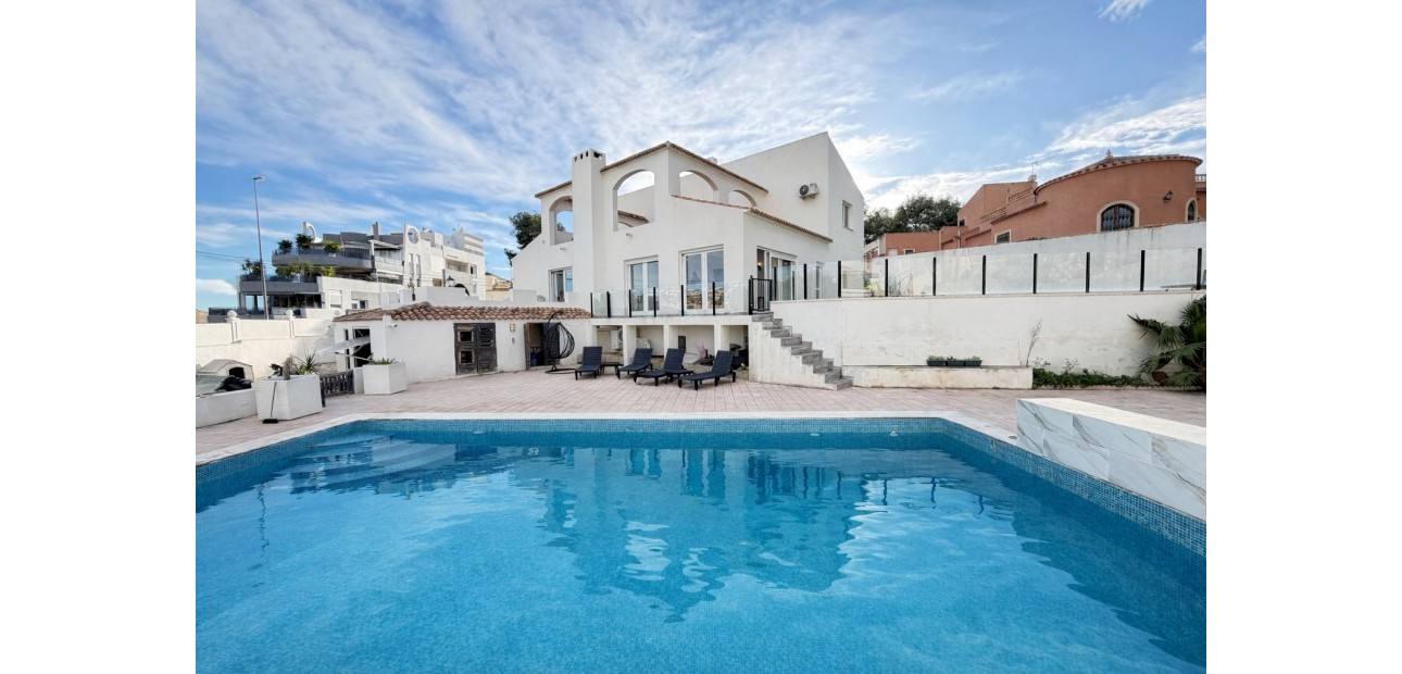 Herverkoop - Detached Villa -
Orihuela Costa - Villamartin