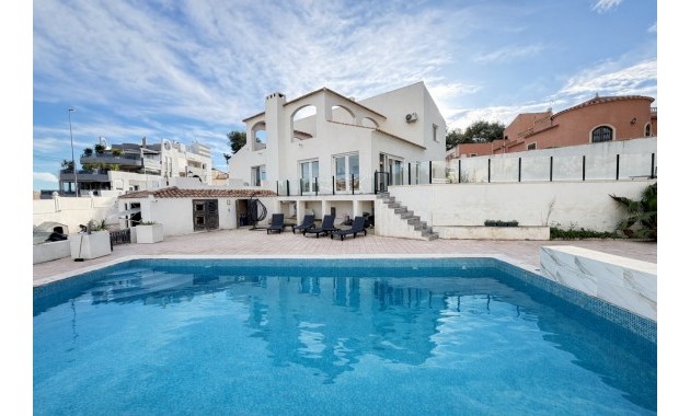 Herverkoop - Detached Villa -
Orihuela Costa - Villamartin