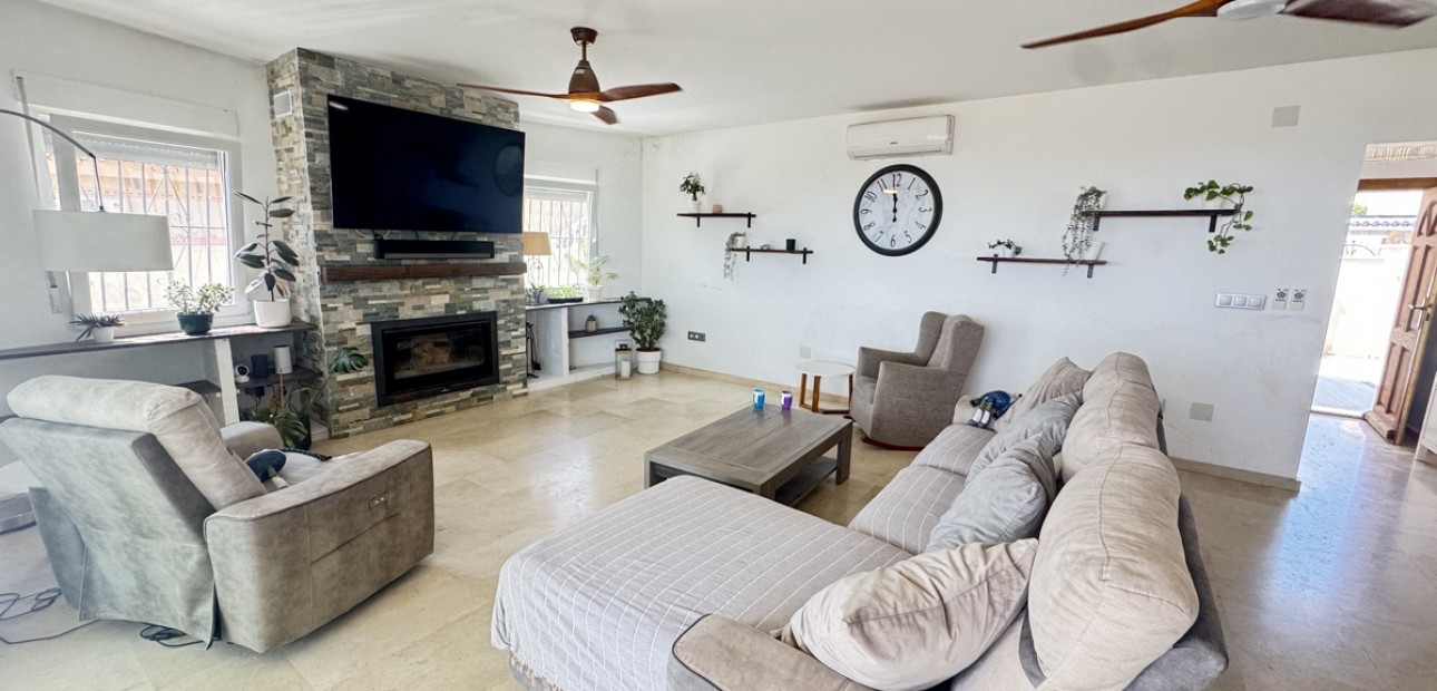 Venta - Detached Villa -
San Miguel de Salinas - Las Comunicaciones