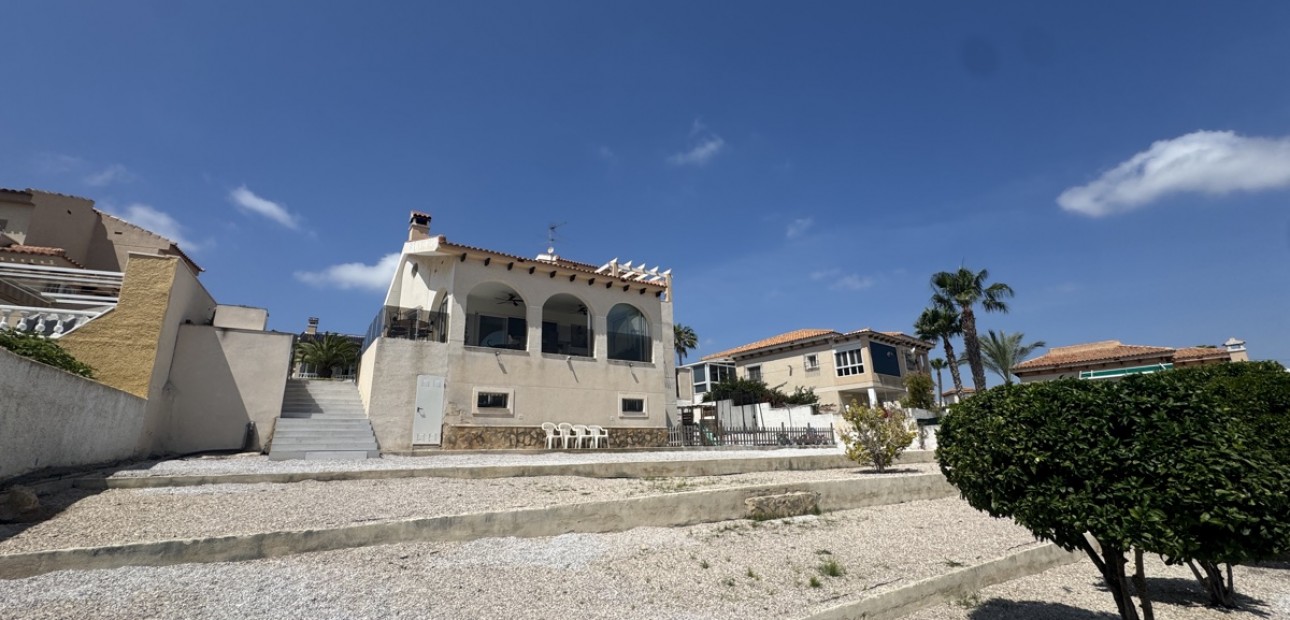 Venta - Detached Villa -
San Miguel de Salinas - Las Comunicaciones
