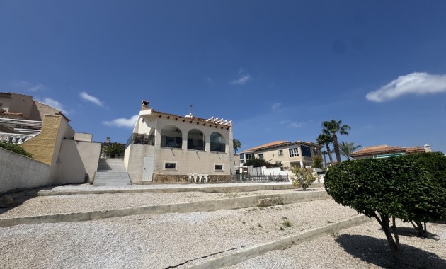Venta - Detached Villa -
San Miguel de Salinas - Las Comunicaciones