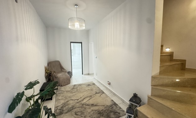 Venta - Detached Villa -
San Miguel de Salinas - Las Comunicaciones
