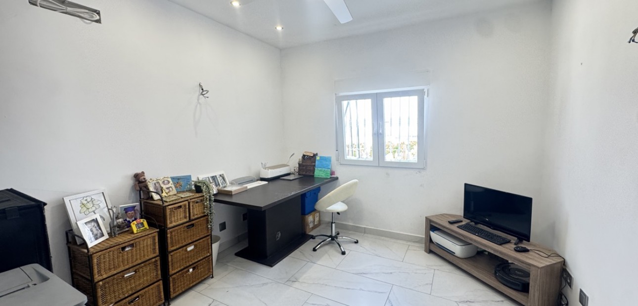 Venta - Detached Villa -
San Miguel de Salinas - Las Comunicaciones