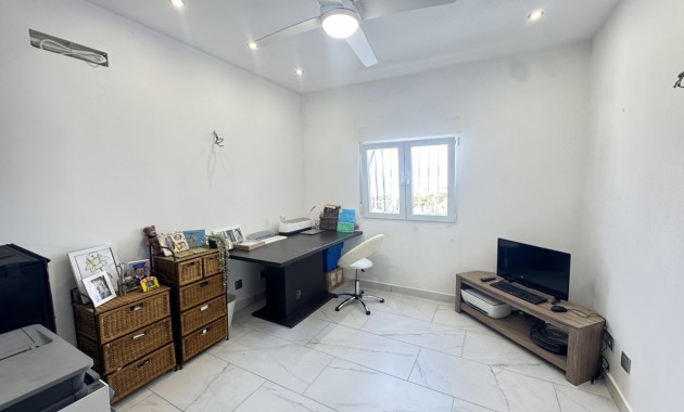 Venta - Detached Villa -
San Miguel de Salinas - Las Comunicaciones