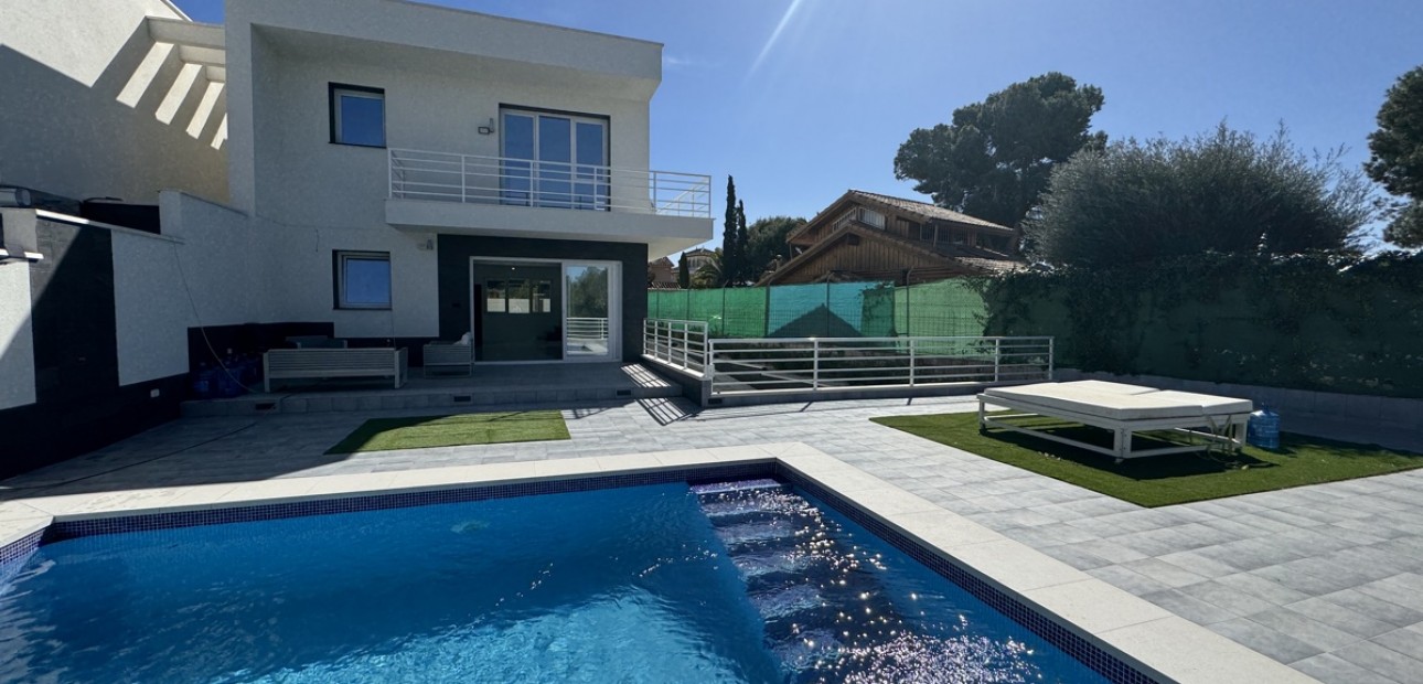 Venta - Detached Villa -
Torrevieja - Los Balcones