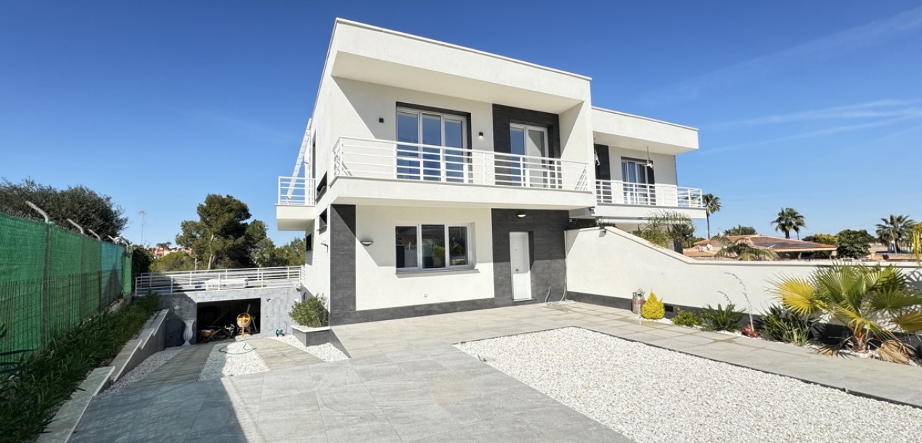 Venta - Detached Villa -
Torrevieja - Los Balcones