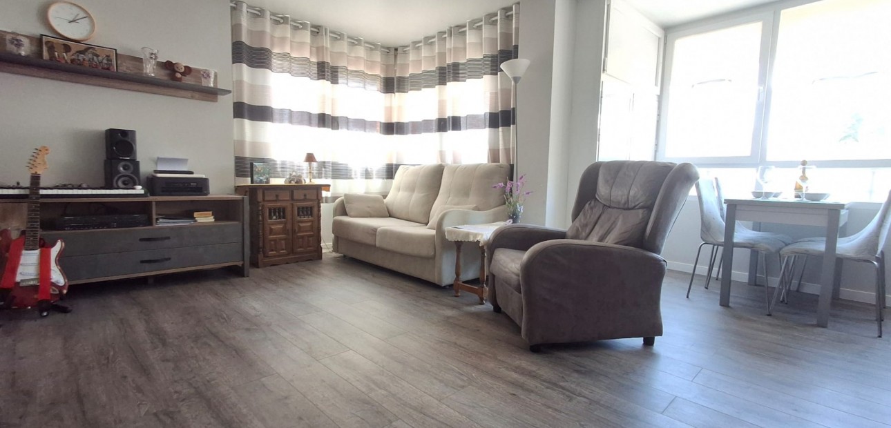 Venta - Apartamento / piso -
Torrevieja - Playa Del Cura