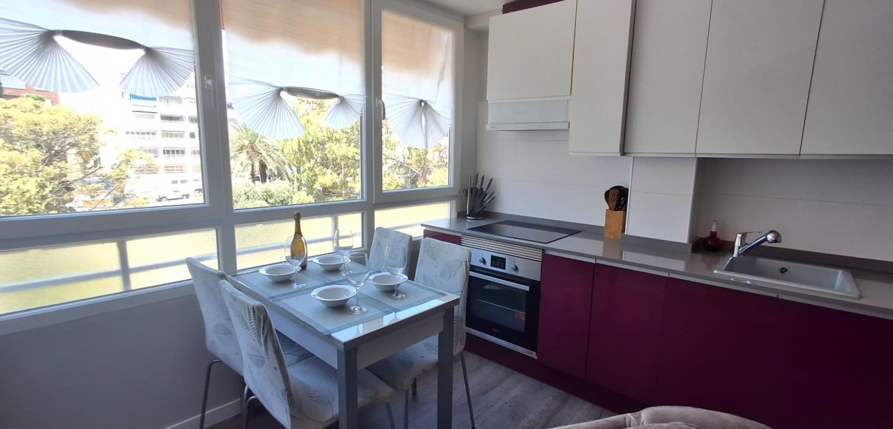 Venta - Apartamento / piso -
Torrevieja - Playa Del Cura