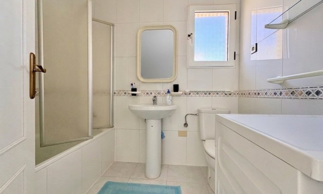 Sale - Apartment / flat -
ORIHUELA COSTA - Playa Flamenca