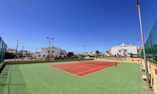 Sale - Apartment / flat -
ORIHUELA COSTA - Playa Flamenca