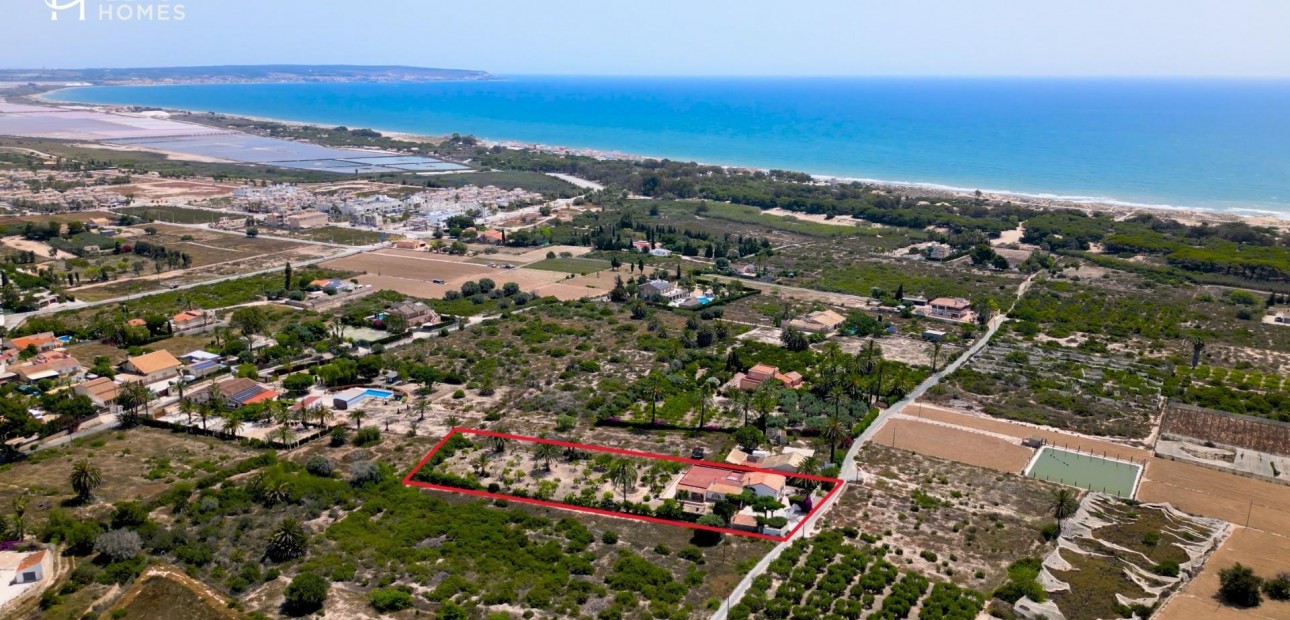 Sale - Masia -
La marina - La Marina