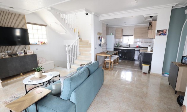 Venta - Villa -
San Miguel de Salinas - Las Filipinas