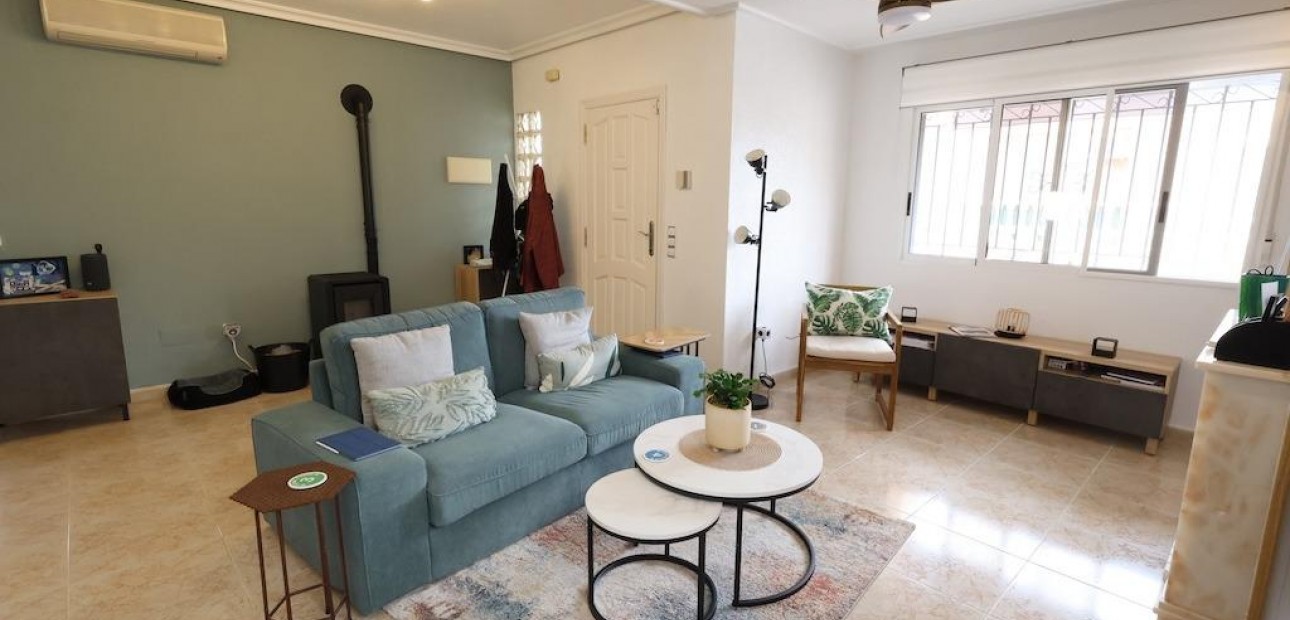 Venta - Villa -
San Miguel de Salinas - Las Filipinas