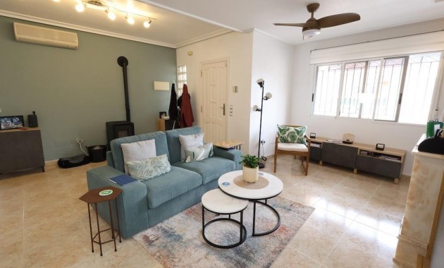 Venta - Villa -
San Miguel de Salinas - Las Filipinas
