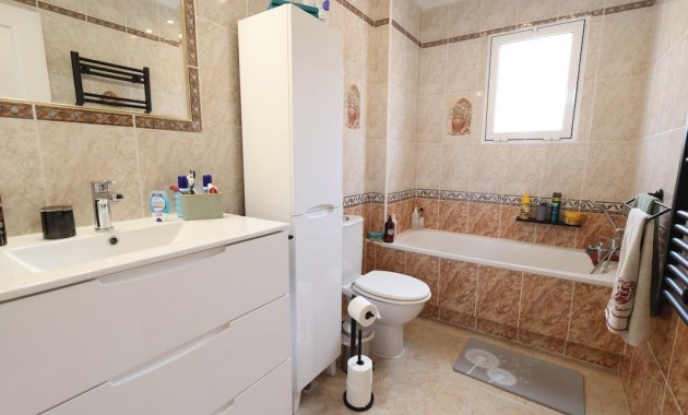 Venta - Villa -
San Miguel de Salinas - Las Filipinas