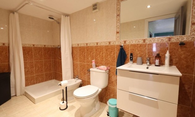 Venta - Villa -
San Miguel de Salinas - Las Filipinas