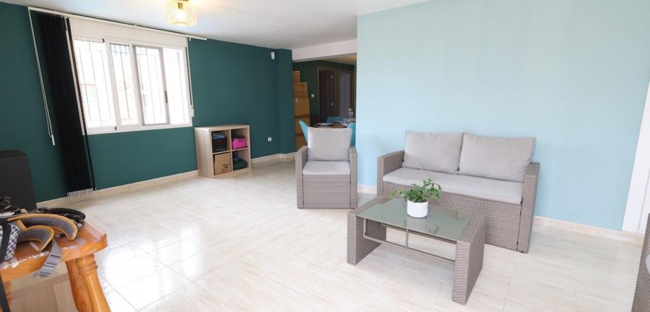 Venta - Villa -
San Miguel de Salinas - Las Filipinas