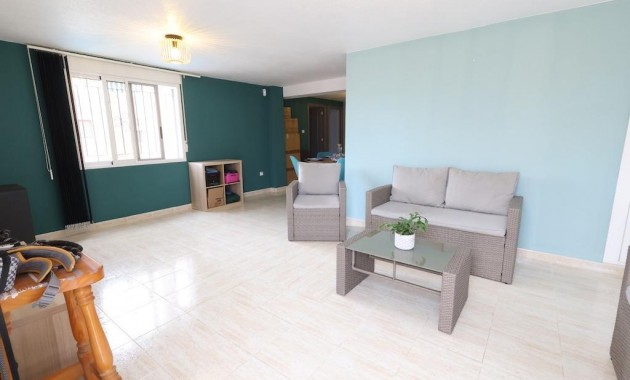 Venta - Villa -
San Miguel de Salinas - Las Filipinas