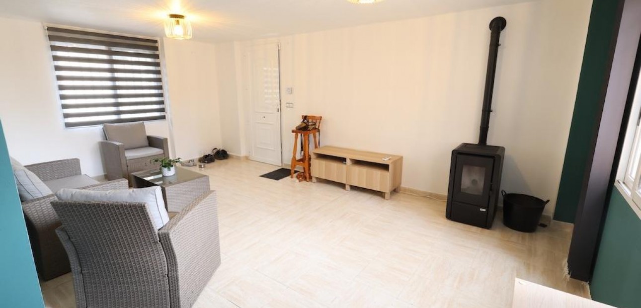 Venta - Villa -
San Miguel de Salinas - Las Filipinas