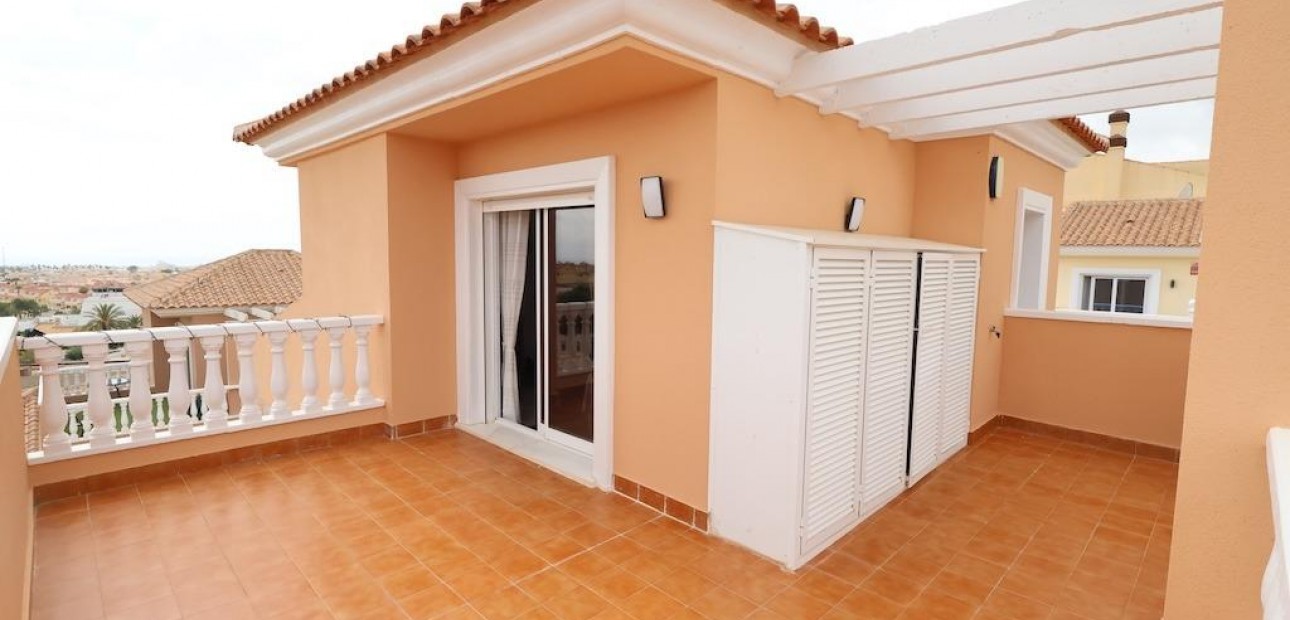 Venta - Villa -
San Miguel de Salinas - Las Filipinas