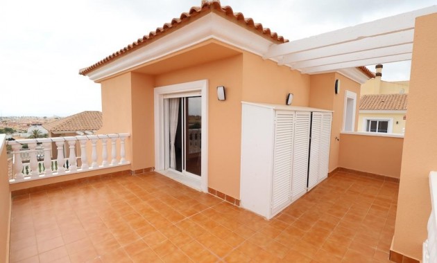 Venta - Villa -
San Miguel de Salinas - Las Filipinas