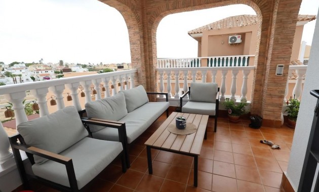 Venta - Villa -
San Miguel de Salinas - Las Filipinas