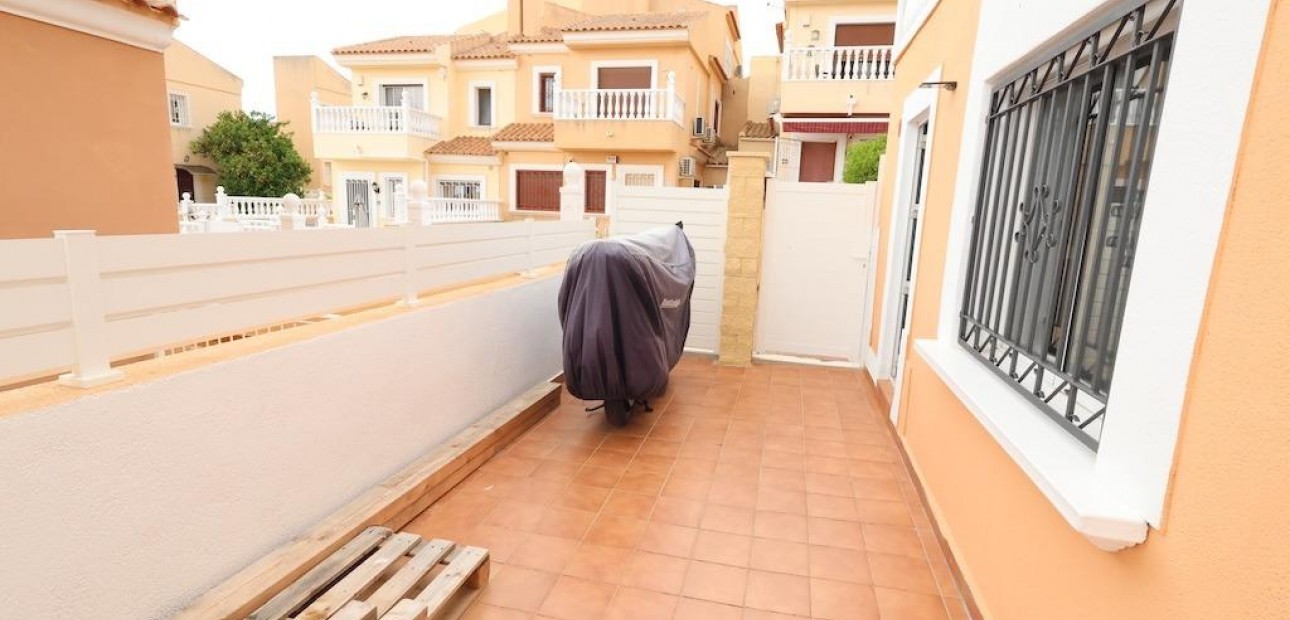 Venta - Villa -
San Miguel de Salinas - Las Filipinas