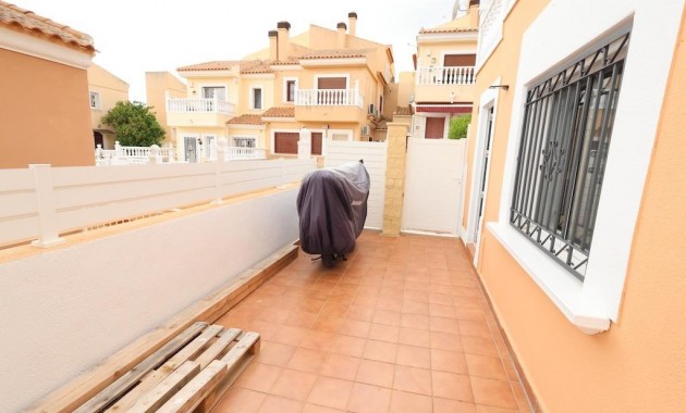 Venta - Villa -
San Miguel de Salinas - Las Filipinas
