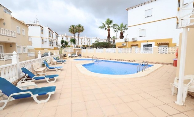 Venta - Villa -
San Miguel de Salinas - Las Filipinas