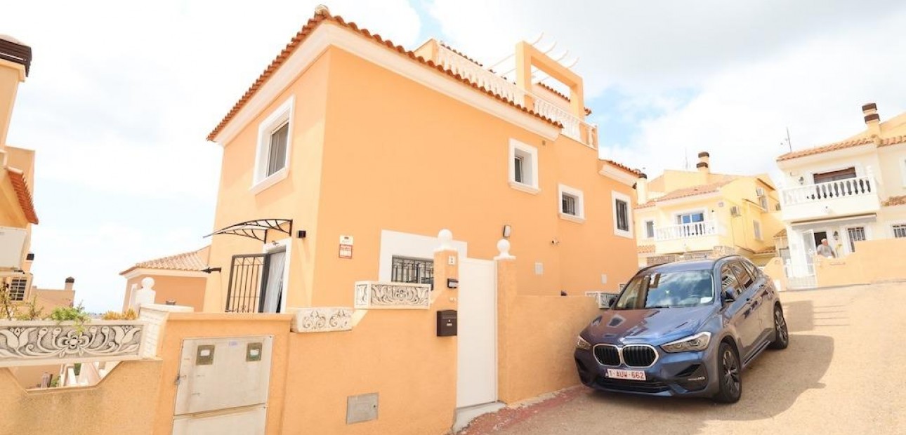 Venta - Villa -
San Miguel de Salinas - Las Filipinas