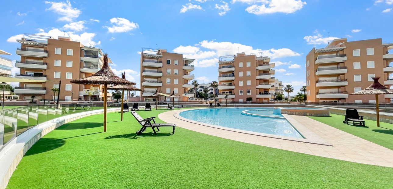 Venta - Apartamento / piso -
Guardamar del Segura - El Raso