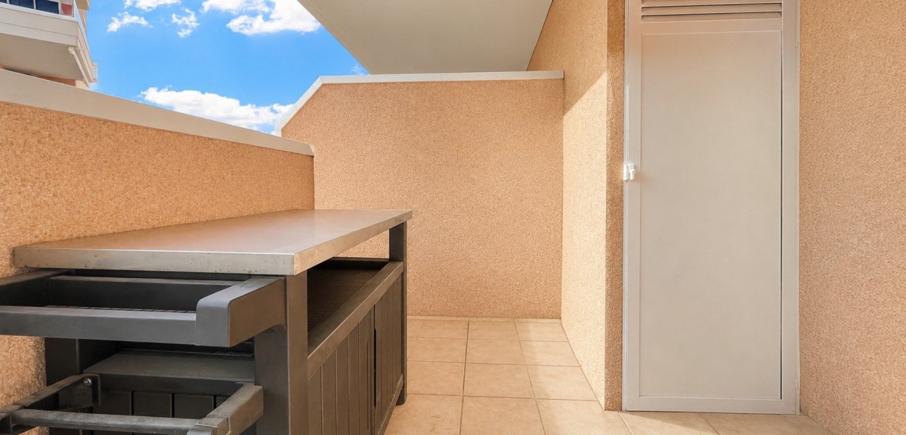 Venta - Apartamento / piso -
Guardamar del Segura - El Raso