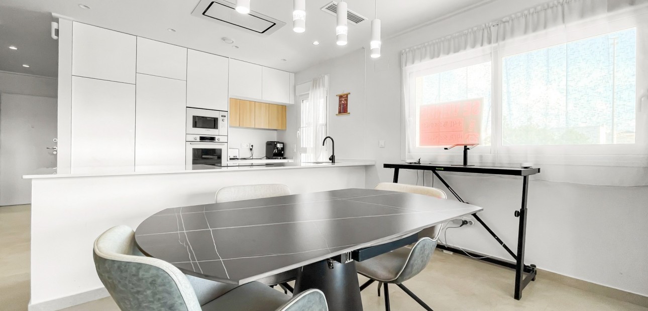 Venta - Apartamento / piso -
Guardamar del Segura - El Raso