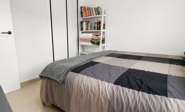 Venta - Apartamento / piso -
Guardamar del Segura - El Raso