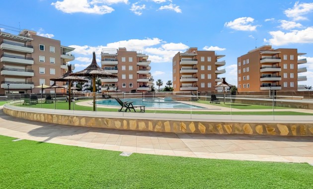 Venta - Apartamento / piso -
Guardamar del Segura - El Raso