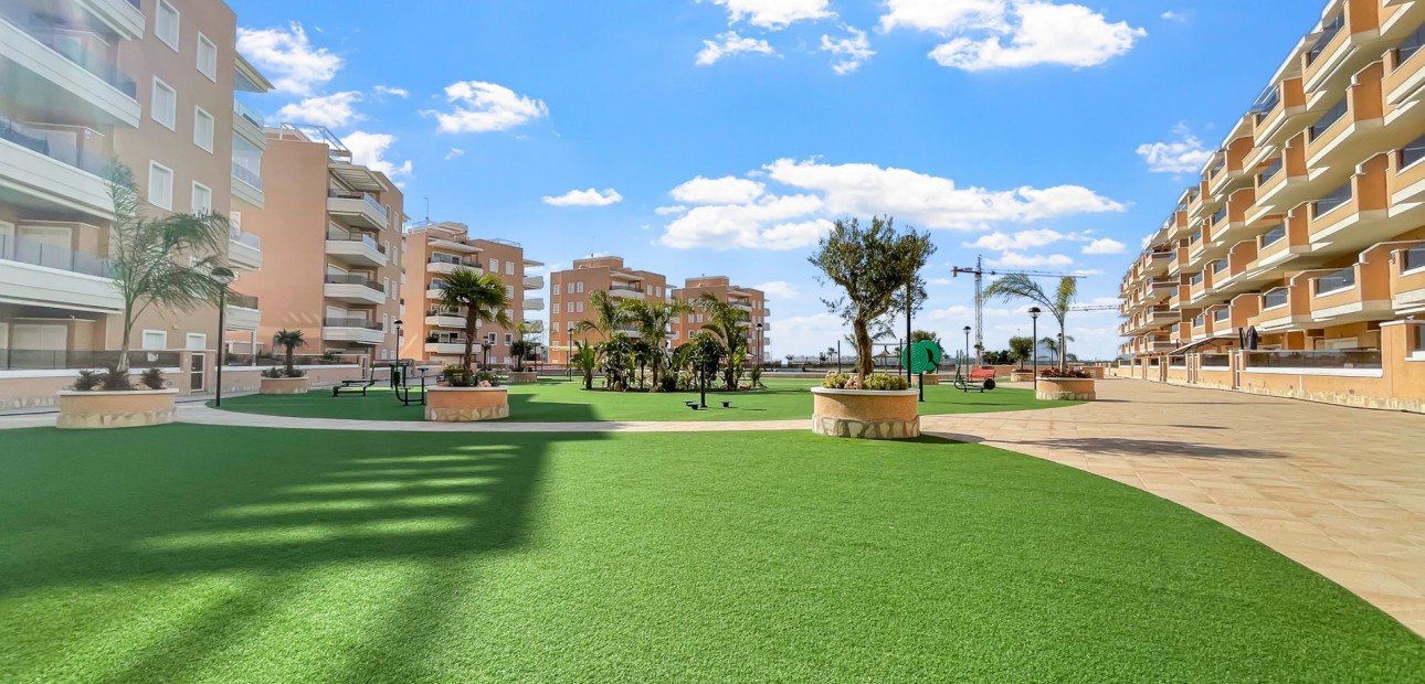 Venta - Apartamento / piso -
Guardamar del Segura - El Raso