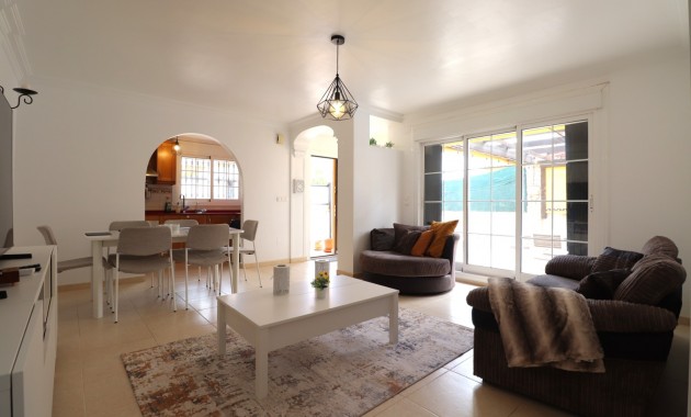 Venta - Semi Detached Villa -
Los Montesinos - La Herrada