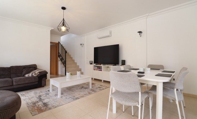 Venta - Semi Detached Villa -
Los Montesinos - La Herrada