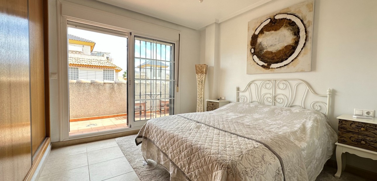 Venta - Semi Detached Villa -
Los Montesinos - La Herrada