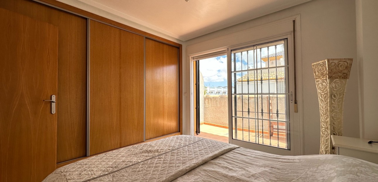 Venta - Semi Detached Villa -
Los Montesinos - La Herrada