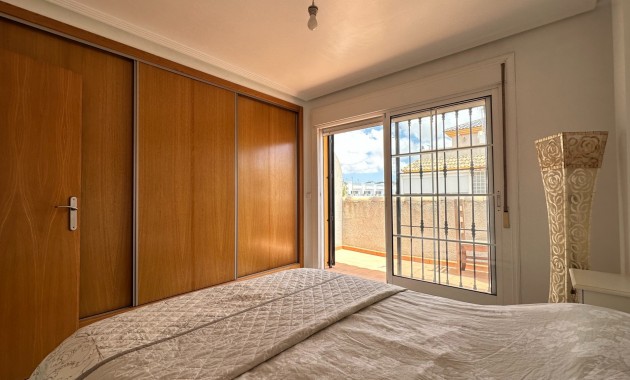 Venta - Semi Detached Villa -
Los Montesinos - La Herrada