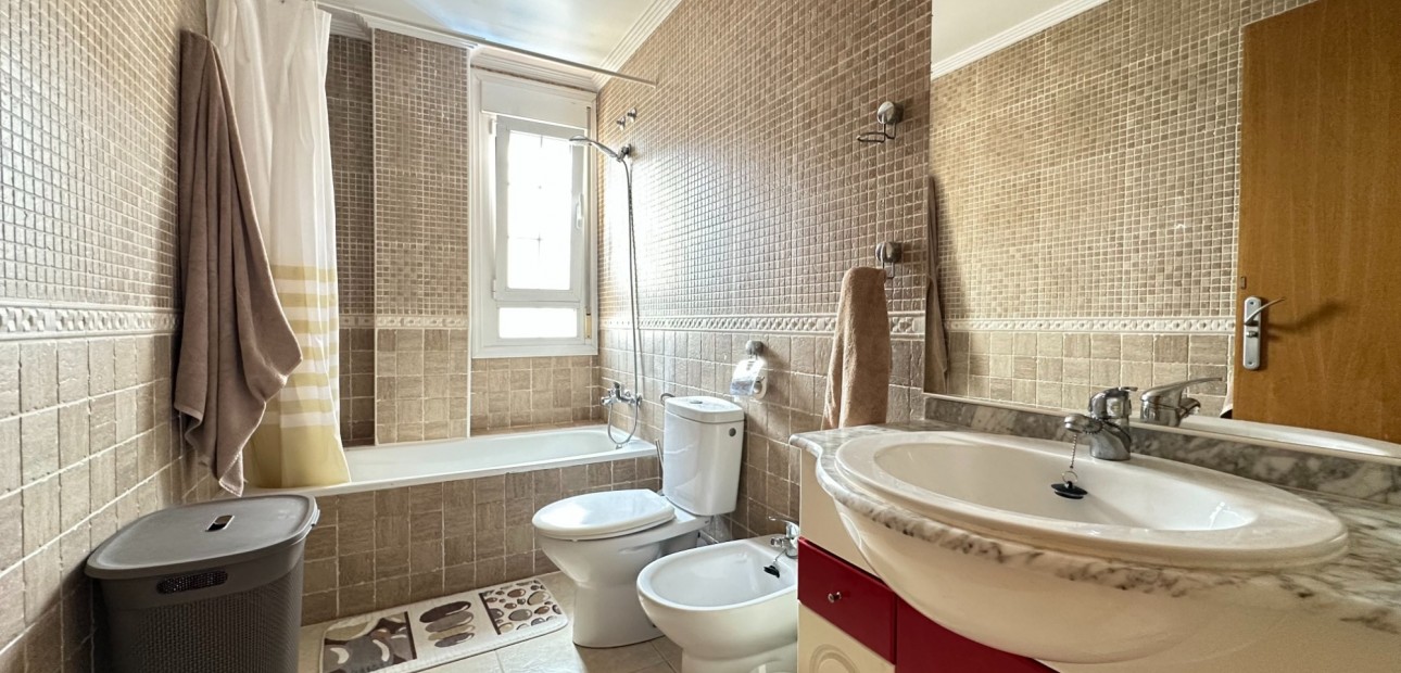 Venta - Semi Detached Villa -
Los Montesinos - La Herrada