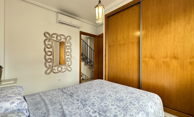 Venta - Semi Detached Villa -
Los Montesinos - La Herrada