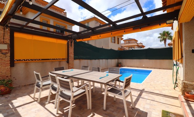 Venta - Semi Detached Villa -
Los Montesinos - La Herrada