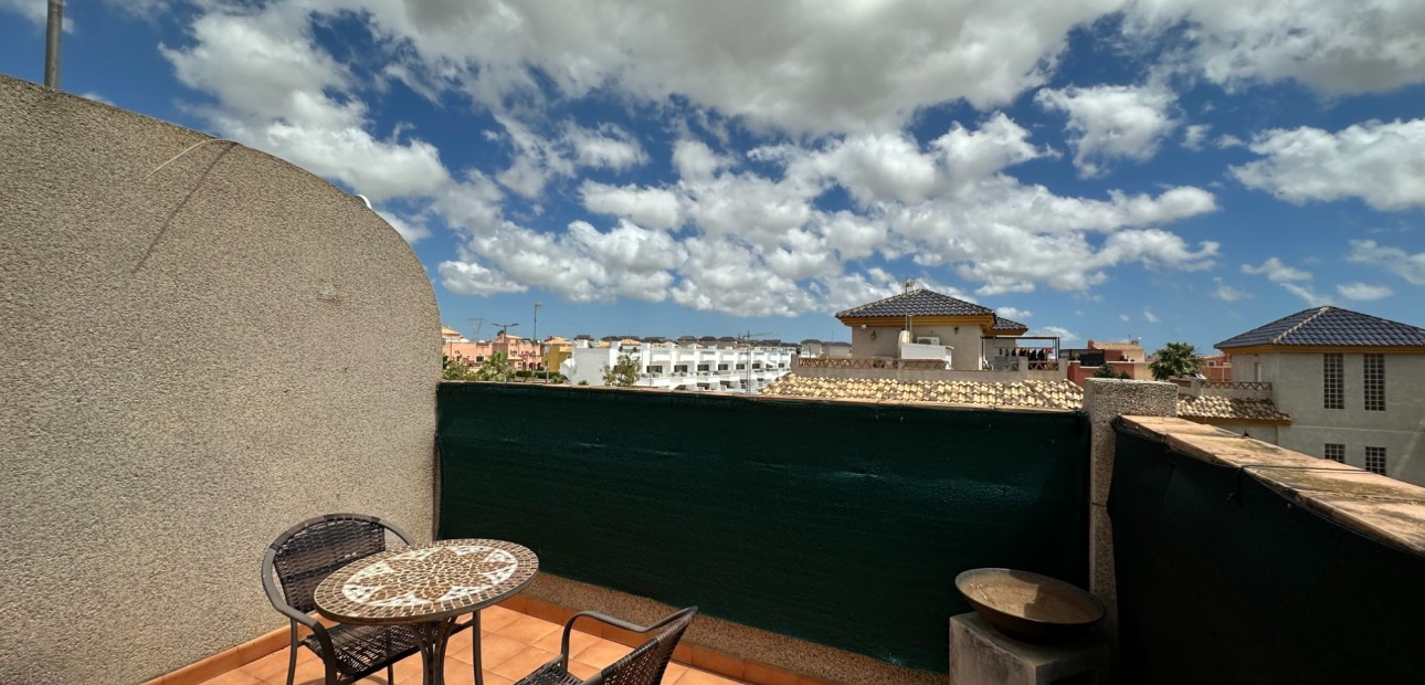 Venta - Semi Detached Villa -
Los Montesinos - La Herrada