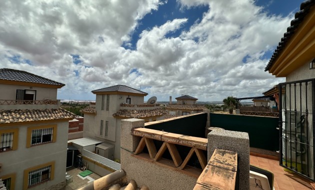 Venta - Semi Detached Villa -
Los Montesinos - La Herrada
